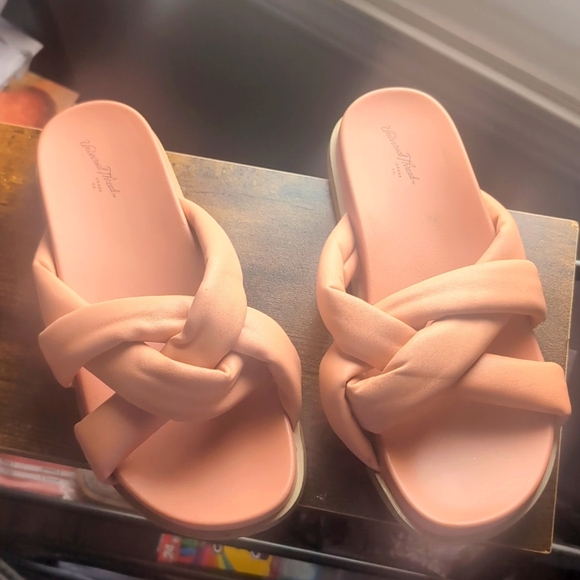 Women's Cosette Padded Slide Sandals Universal Threads - Coral Pink -Size 7 - Picture 1 of 10